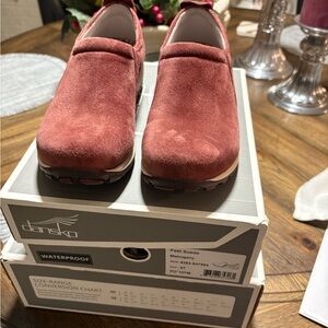 Dansko Patti Mahogany Suede Waterproof sport shoes 37